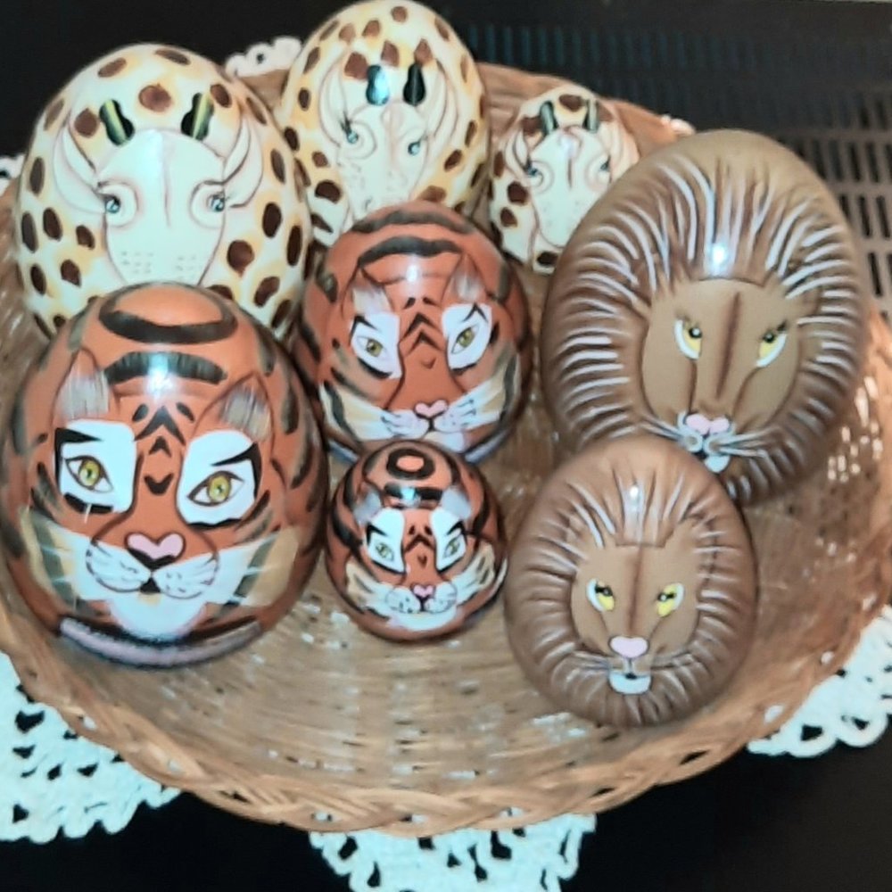 Lions, Tigers & Giraffes oh my! Nesting hand painted wooden animals. All are sha